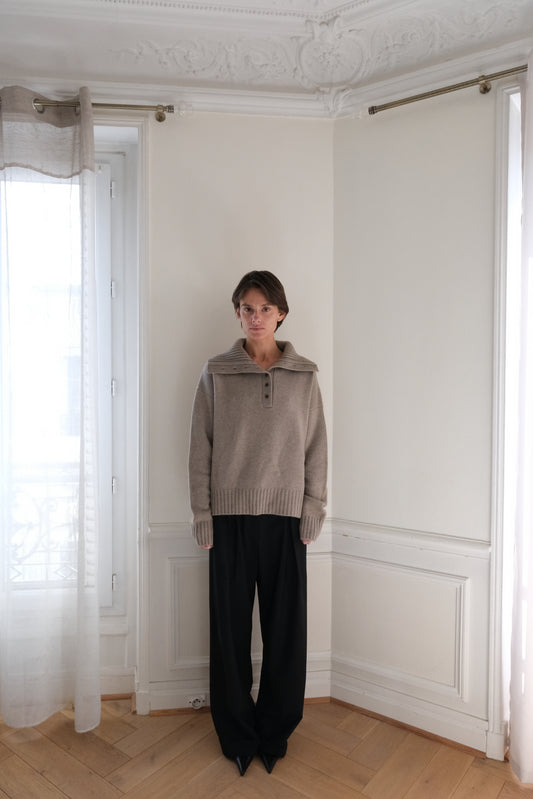 AURORA DÙ CHORON heavy cashmere V-neck in sand