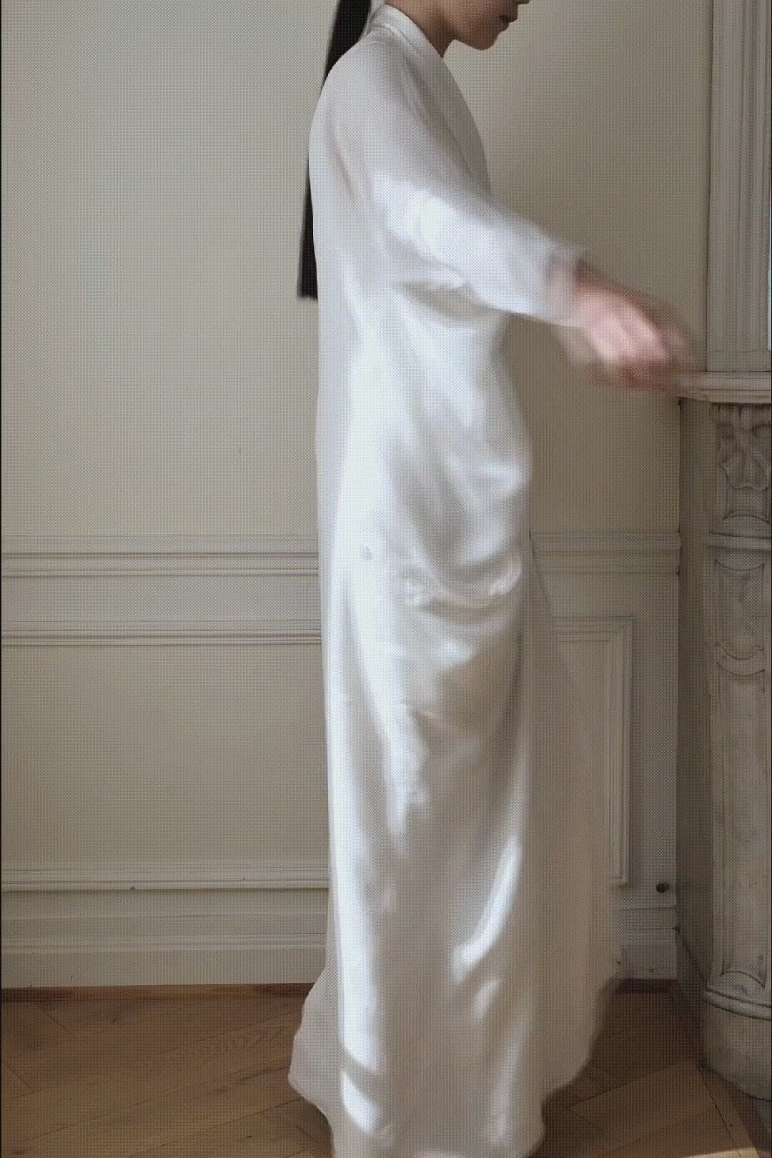 AURORA DÙ FAUBOURG fluid silk gown in white